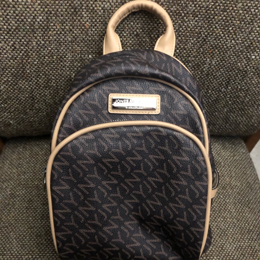 🌃 Jones New York small monogram back pack 🌃